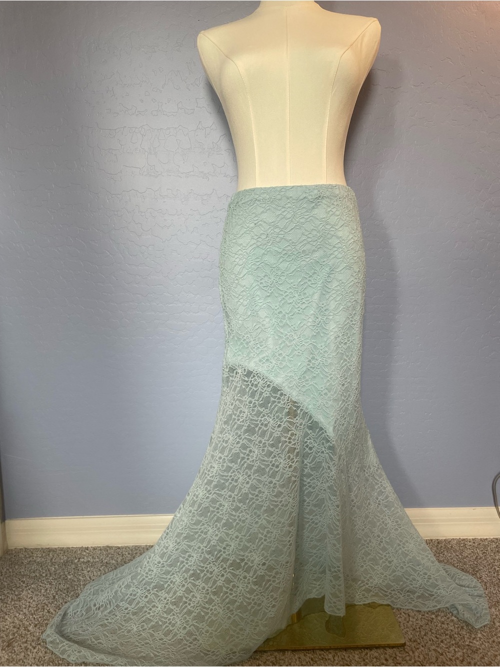 Beautiful blue skirt!! (no tags)